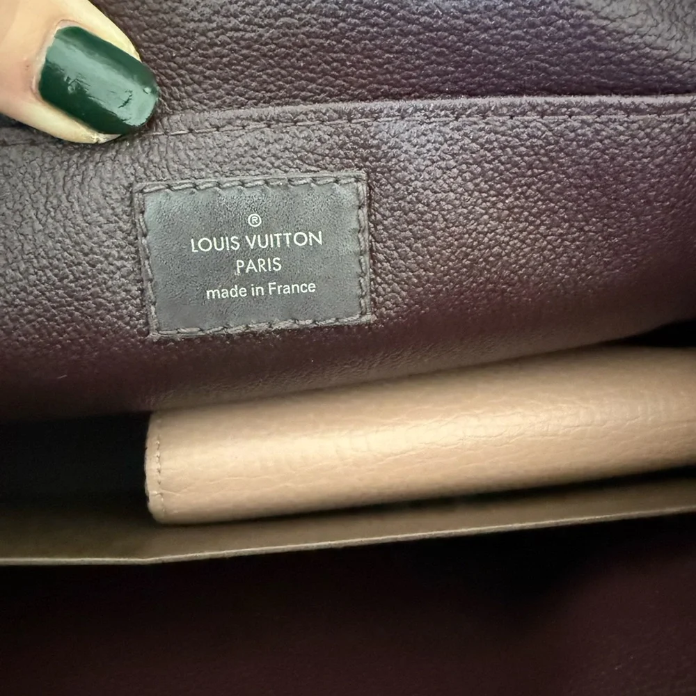 Rare Louis Vuitton Epi Pochette Toiletry 26 purple